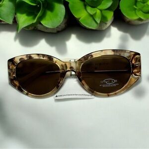 Oscar de la Renta Brown Tortoiseshell Sunglasses